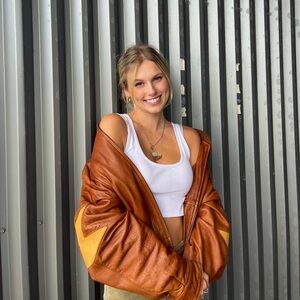 Meet your Posher, Hailey